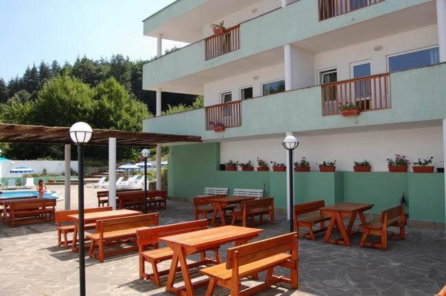 Hotel Seasons Trjawna Exterior foto